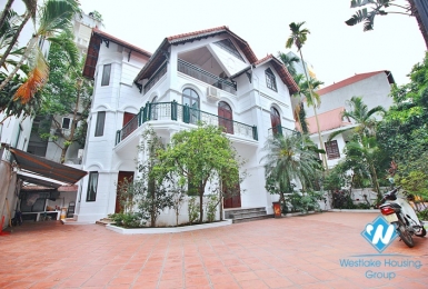 Beautiful house with huge garden for rent in Tay Ho, Ha Noi